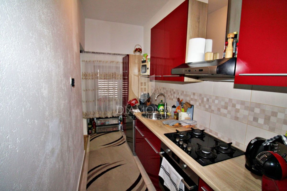 DRUŽINSKA HIŠA, LABIN, OKOLICA