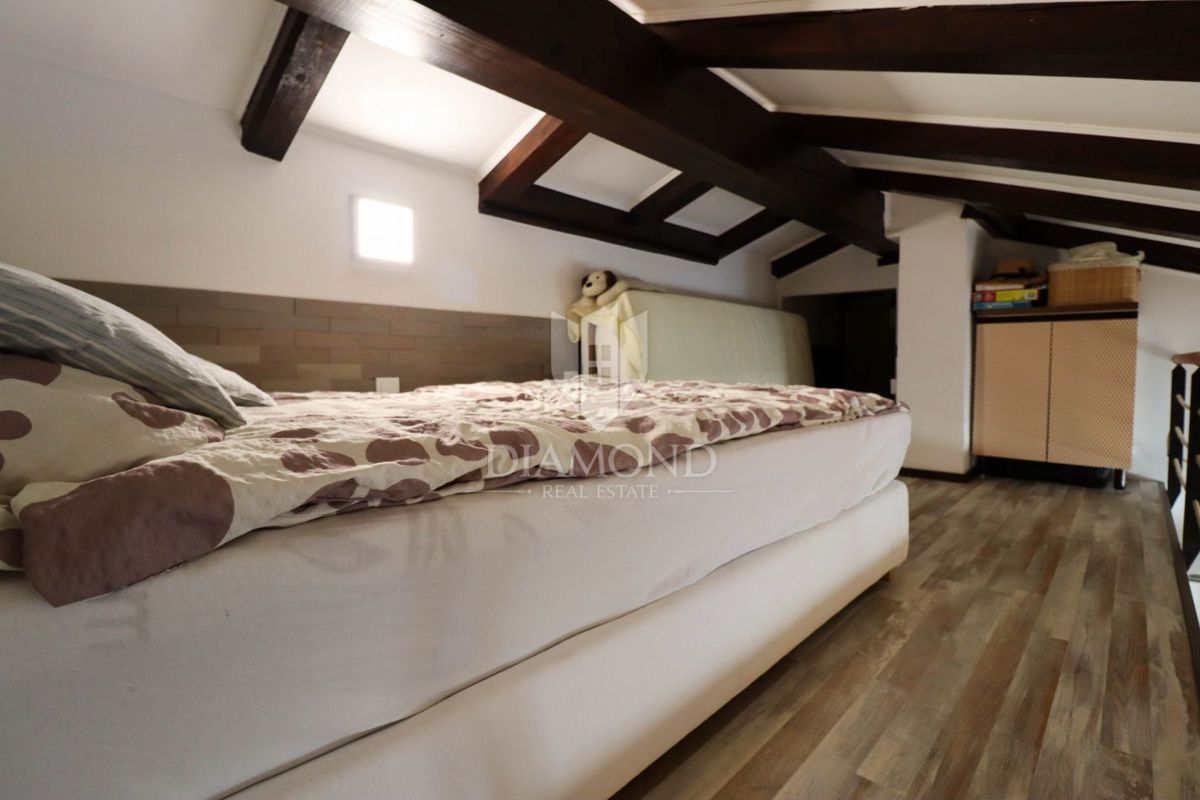 Červar Porat – prva vrsta ob morju – odprt pogled na morje