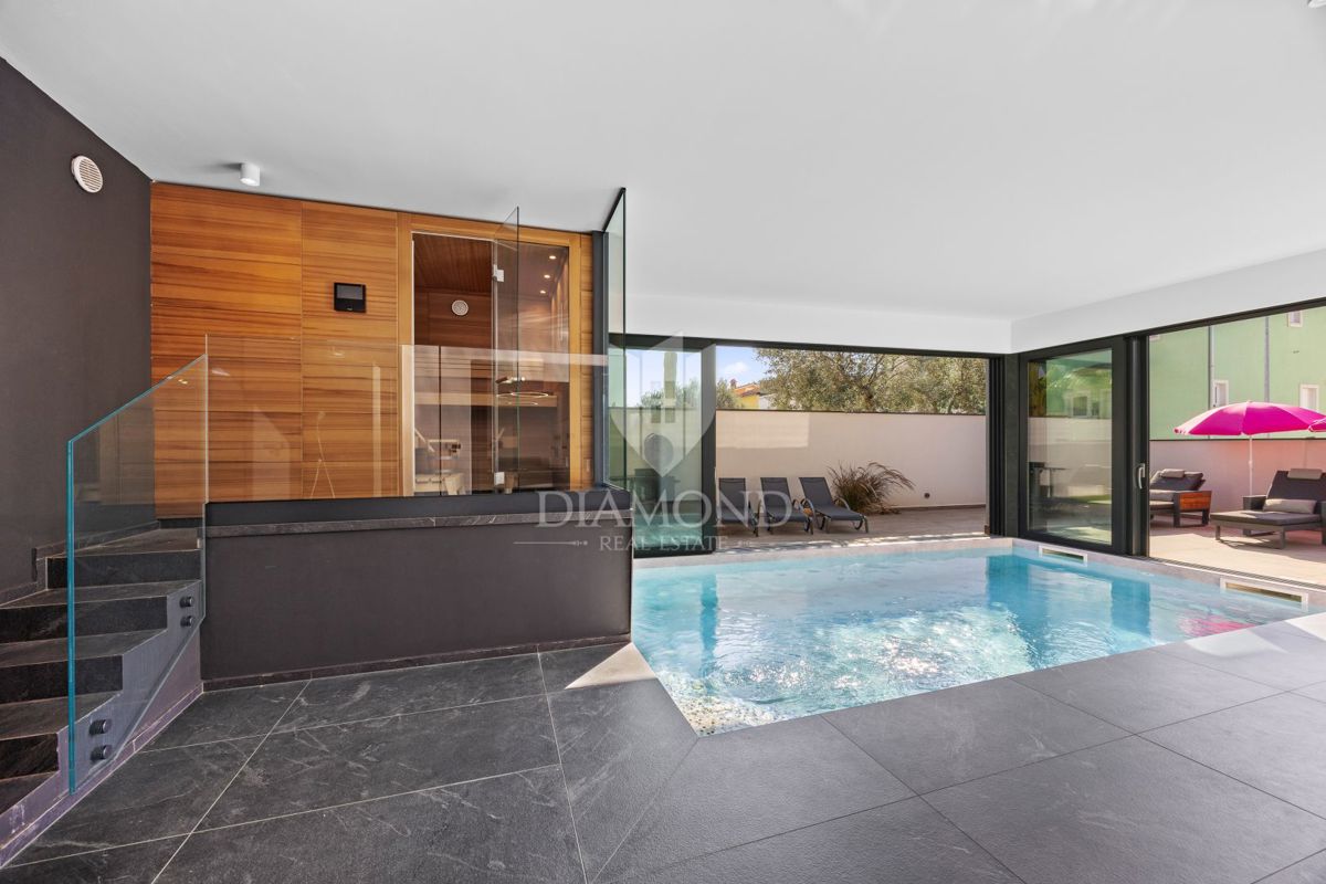 Fažana - luksuzna vila z notranjim bazenom, 300 m od morja!