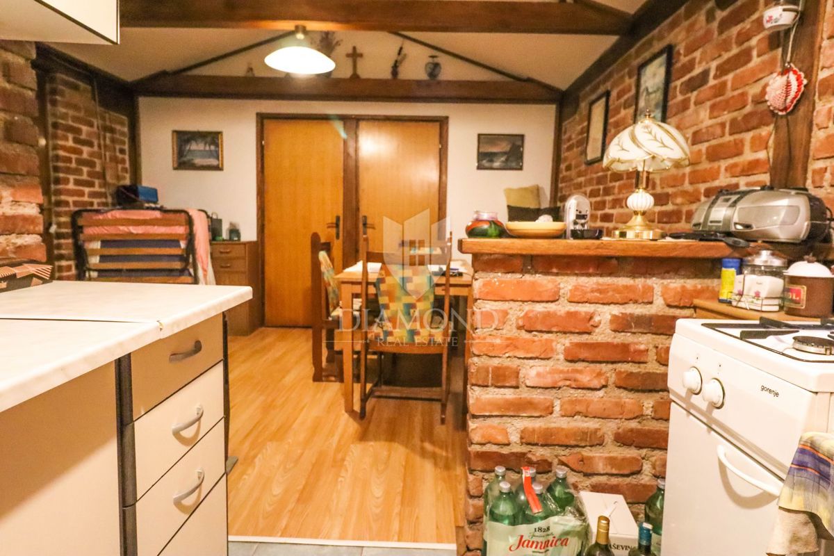 Vikend hiša blizu morja v Istri – mir, zasebnost in vrt