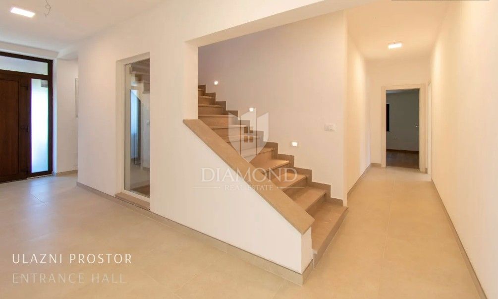 Redkost na trgu: luksuzna vila z zasebnim wellnessom in bazenom v bližini Vrsarja – na ključ