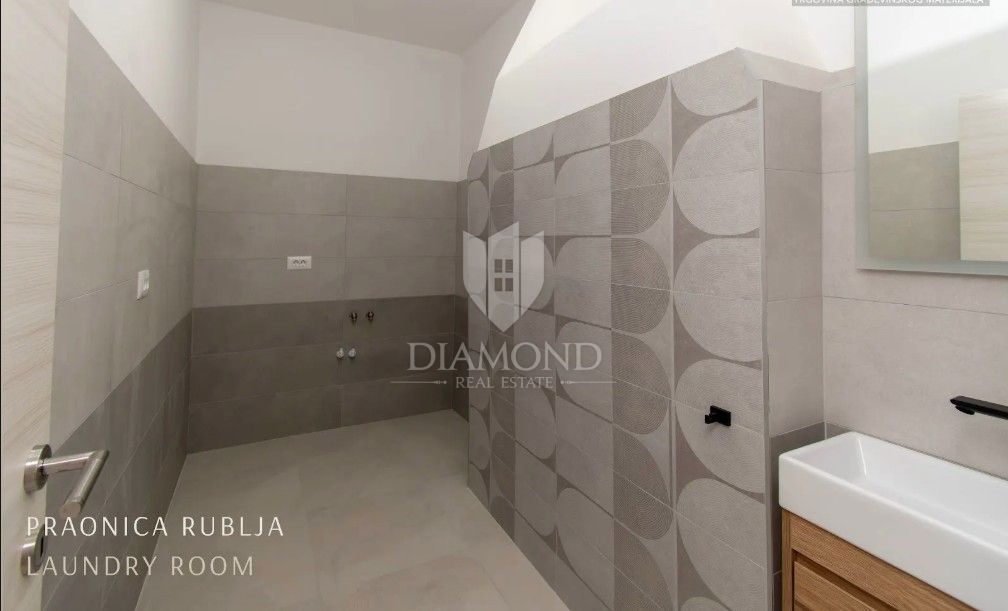 Redkost na trgu: luksuzna vila z zasebnim wellnessom in bazenom v bližini Vrsarja – na ključ