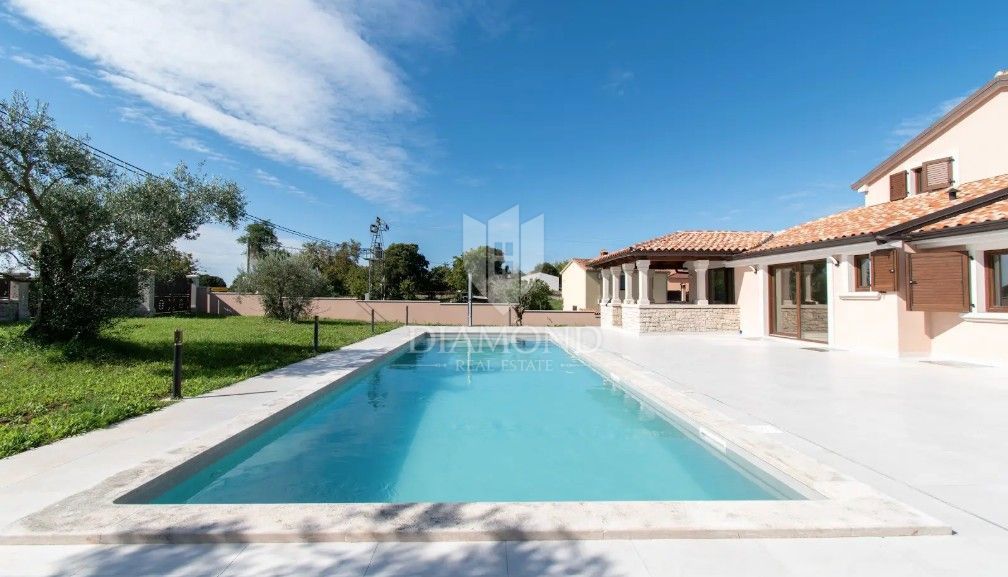 Redkost na trgu: luksuzna vila z zasebnim wellnessom in bazenom v bližini Vrsarja – na ključ