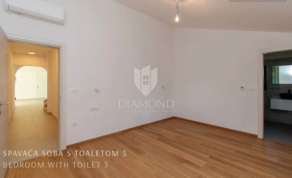 Redkost na trgu: luksuzna vila z zasebnim wellnessom in bazenom v bližini Vrsarja – na ključ