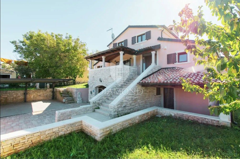 Redkost na trgu: luksuzna vila z zasebnim wellnessom in bazenom v bližini Vrsarja – na ključ