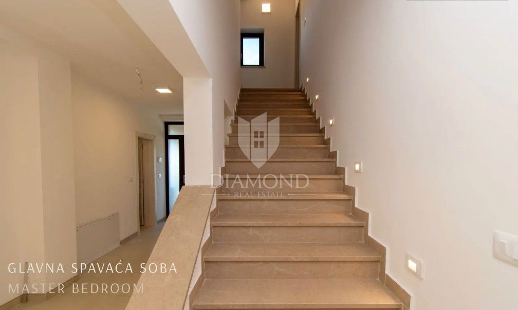 Redkost na trgu: luksuzna vila z zasebnim wellnessom in bazenom v bližini Vrsarja – na ključ