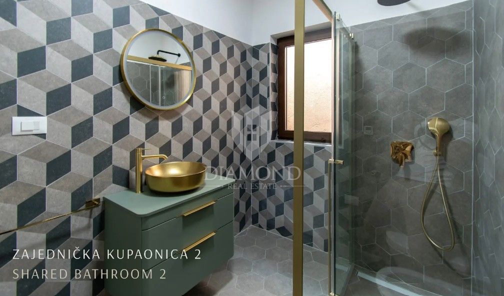 Redkost na trgu: luksuzna vila z zasebnim wellnessom in bazenom v bližini Vrsarja – na ključ