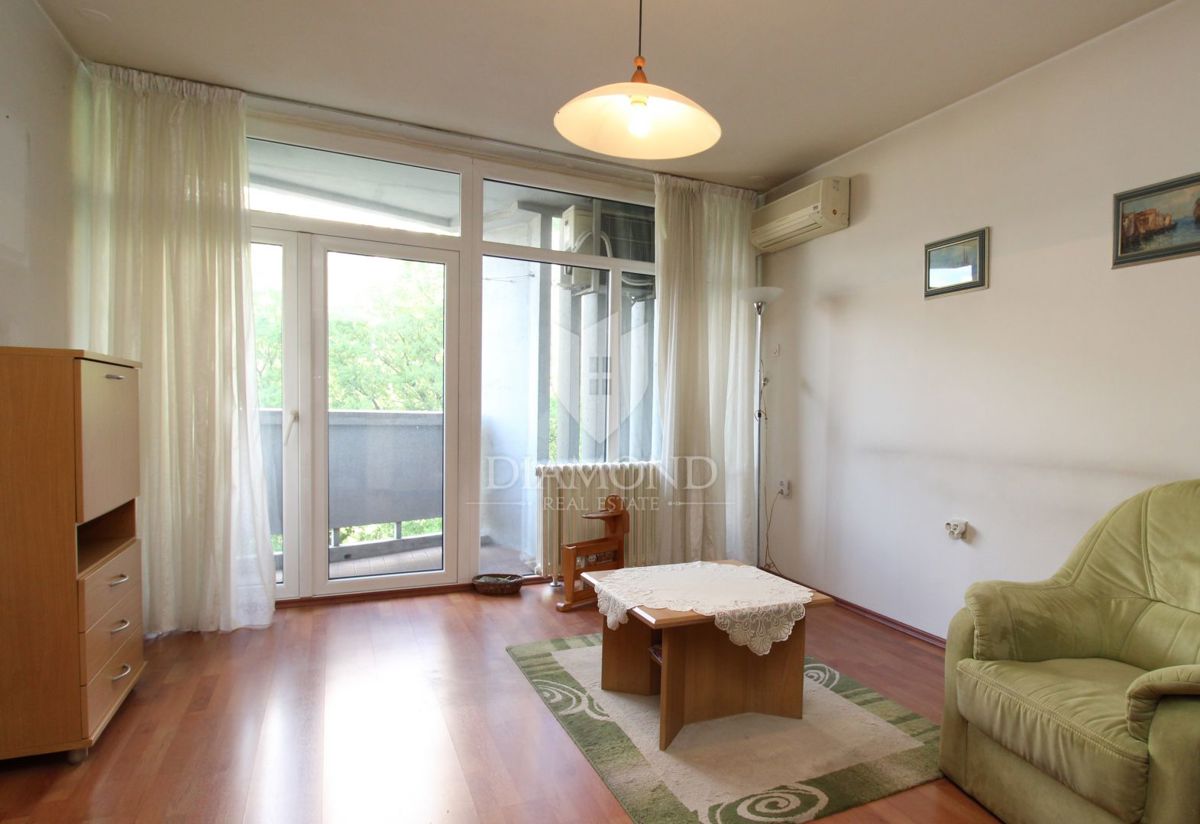 Rijeka, Belveder - trisobno stanovanje v 4. nadstropju