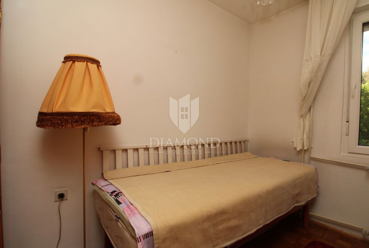 Rijeka, Belveder - trisobno stanovanje v 4. nadstropju