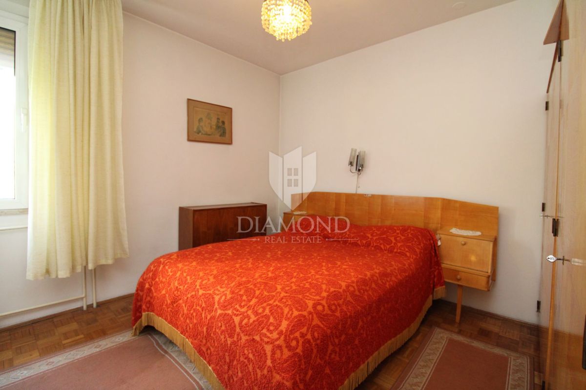 Rijeka, Belveder - trisobno stanovanje v 4. nadstropju