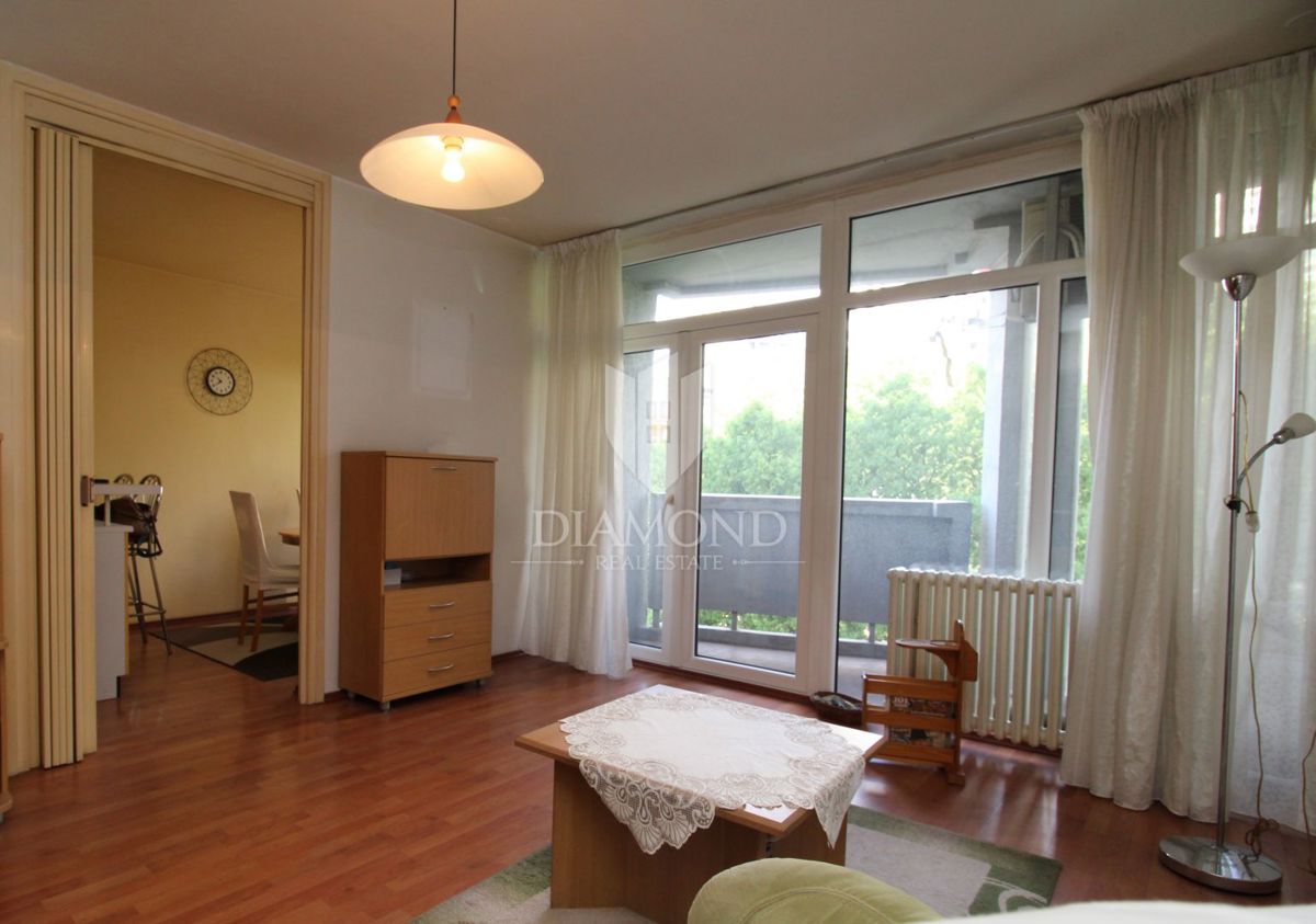 Rijeka, Belveder - trisobno stanovanje v 4. nadstropju