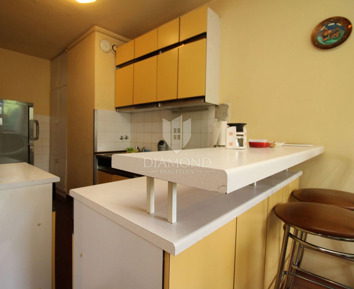 Rijeka, Belveder - trisobno stanovanje v 4. nadstropju