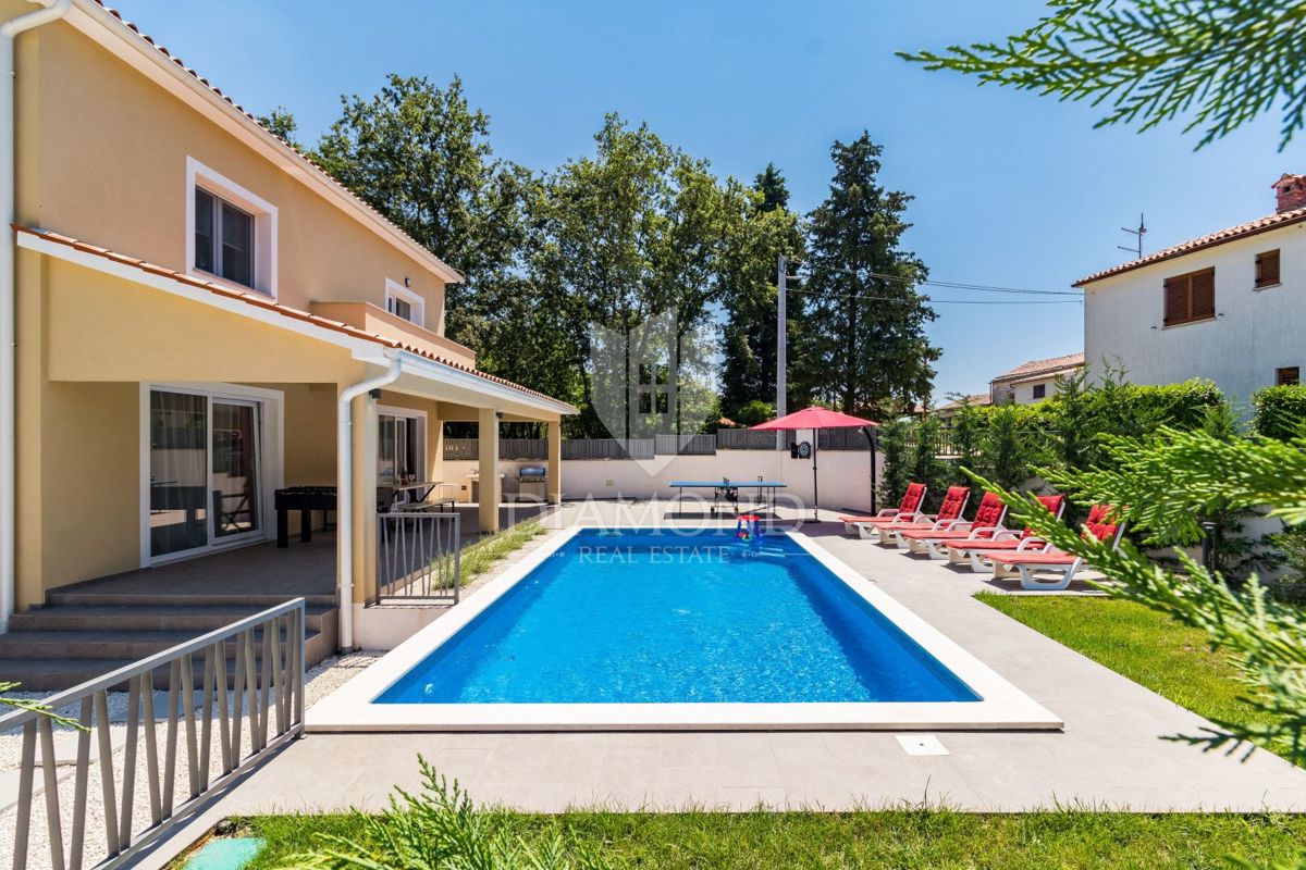Svetvinčenat, hiša z bazenom - dobro utečen posel