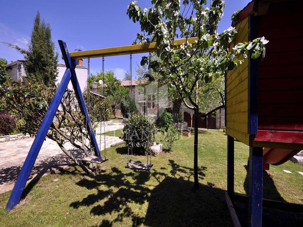 Hiša Žminj, 300m2