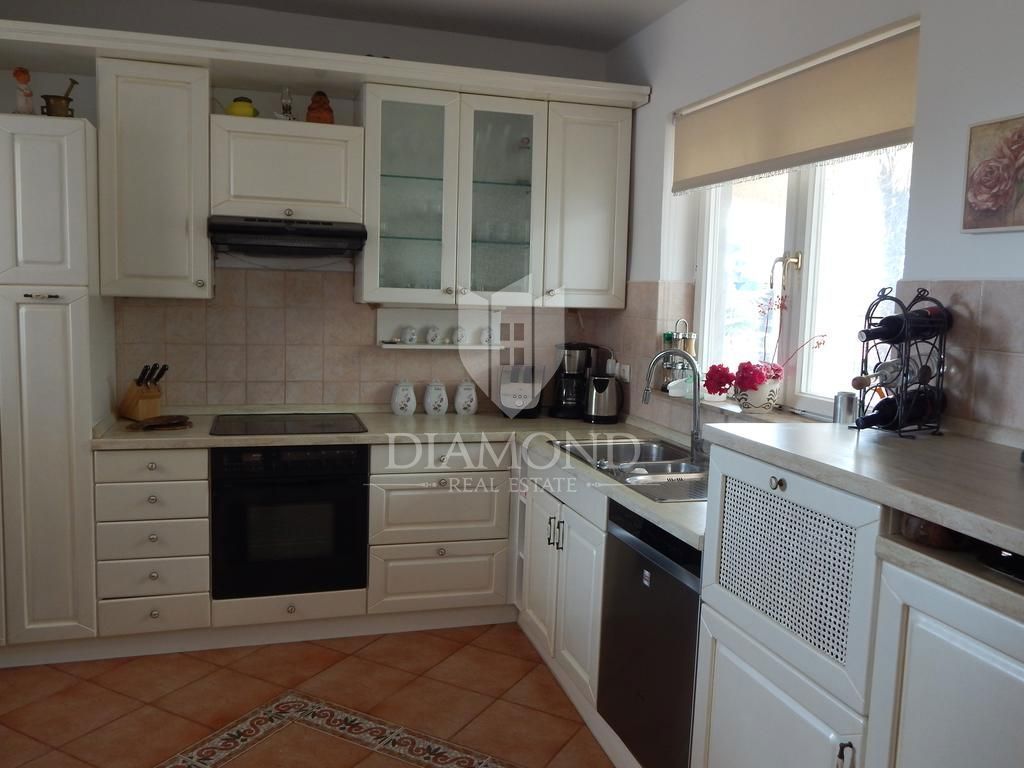 Hiša Umag, 430m2