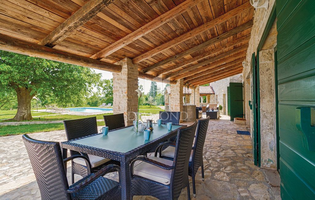 Barban, okolica, impozantna posest z avtohtono vilo