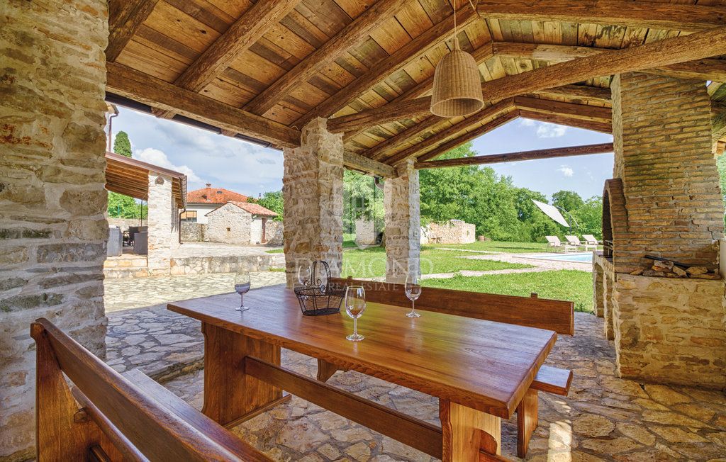 Barban, okolica, impozantna posest z avtohtono vilo