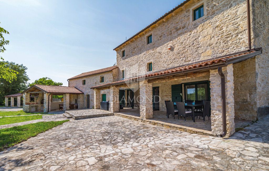 Barban, okolica, impozantna posest z avtohtono vilo
