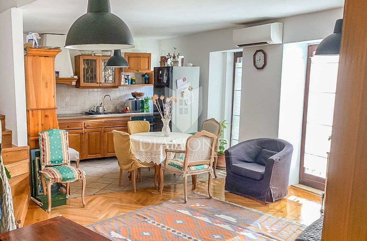 Rovinj, prostorna hiša v centru z razgledom
