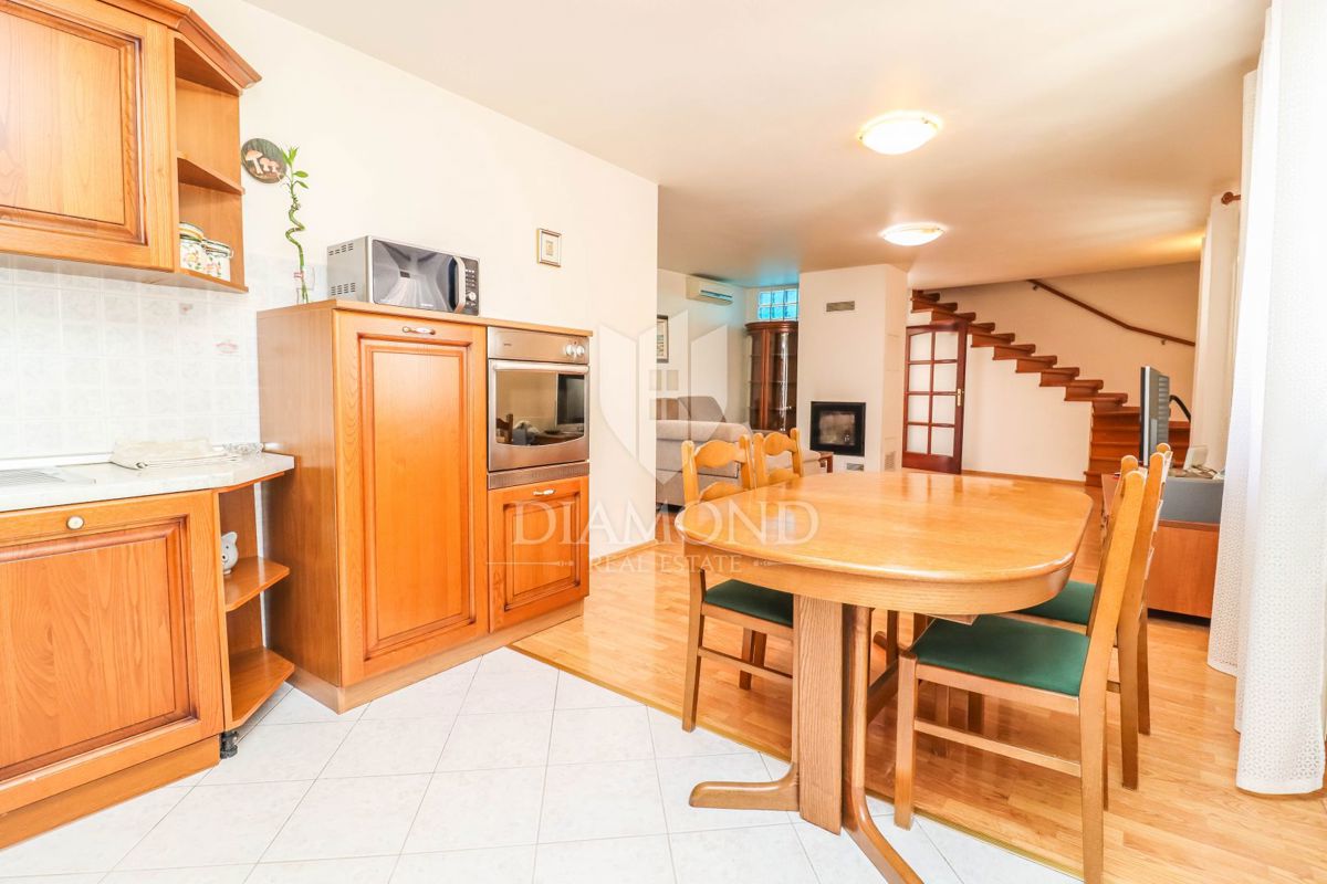 Rovinj, okolica, hiša v centru s poslovnim prostorom