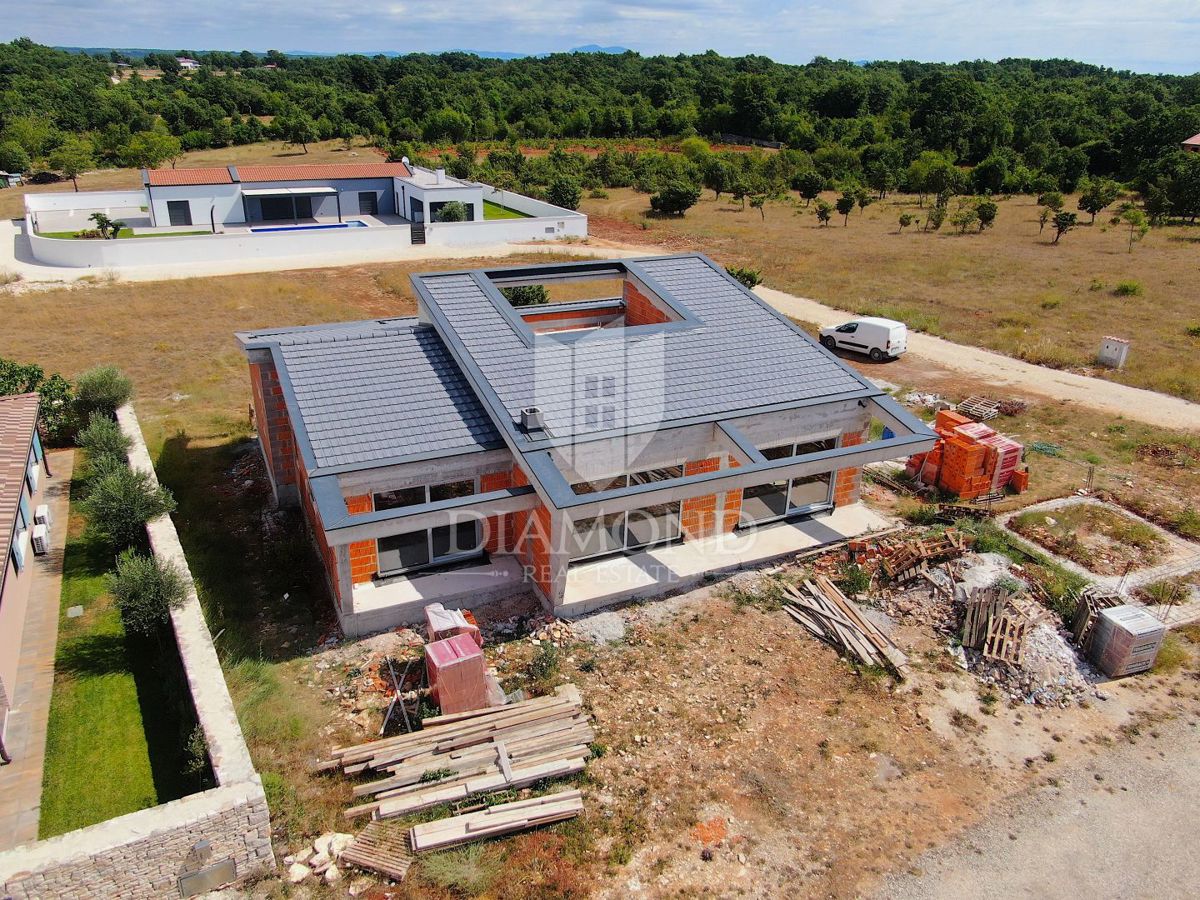Svetvinčenat, moderna vila za počitnice z bazenom