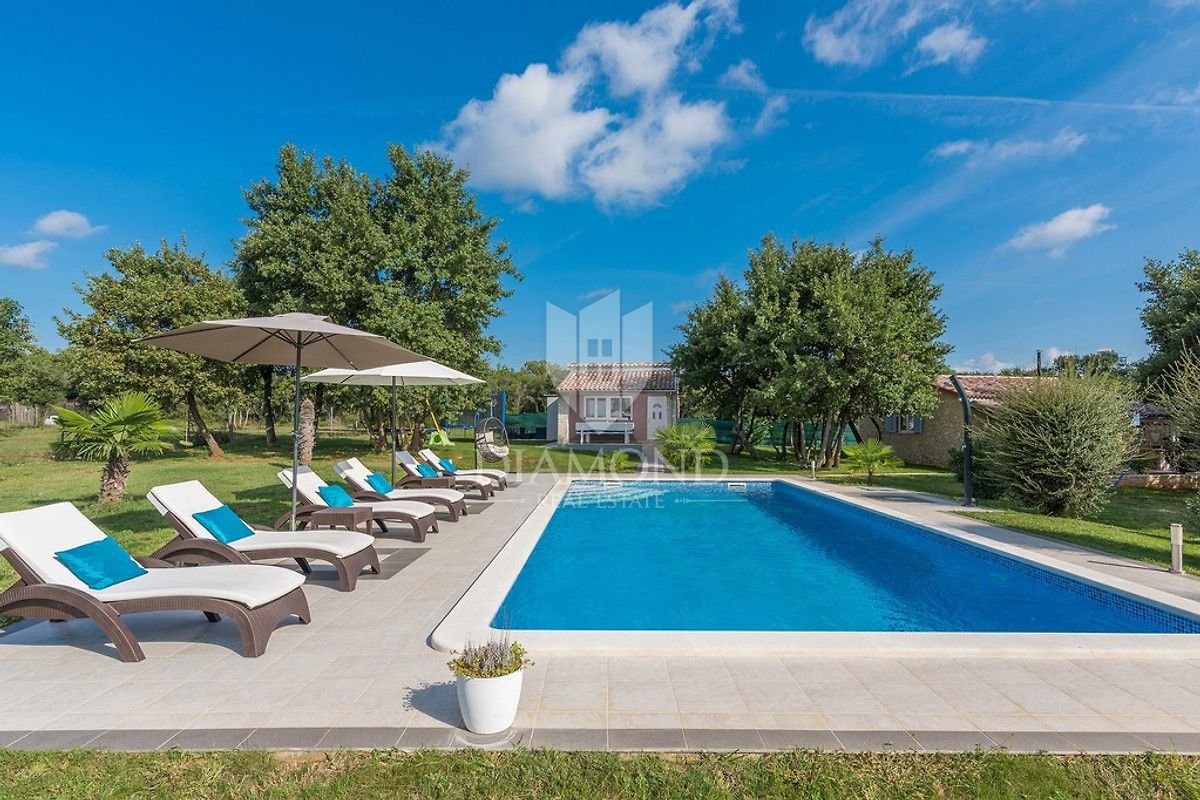 Rovinj, okolica, počitniške hiše na samem