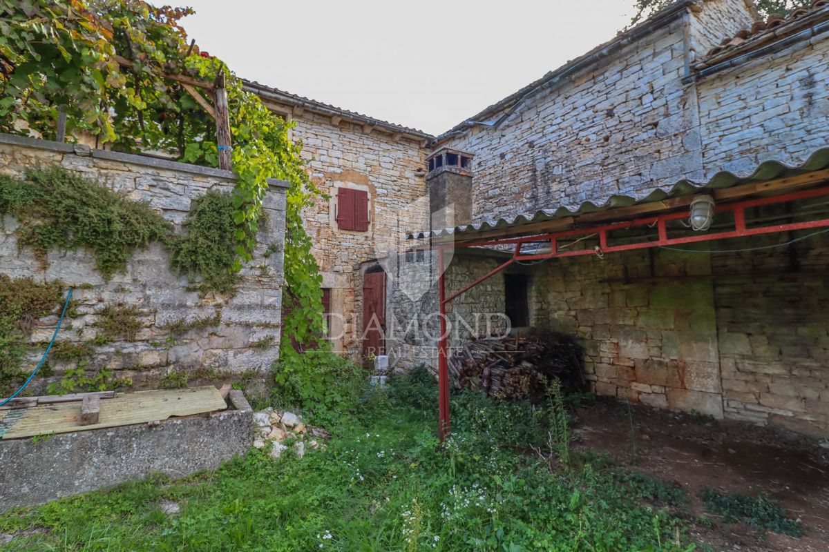 Rovinj, okolica, kamniti kompleks s potencialom