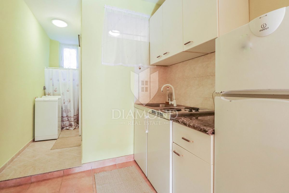 Umag, okolica! Apartmajska hiša z lepim vrtom!