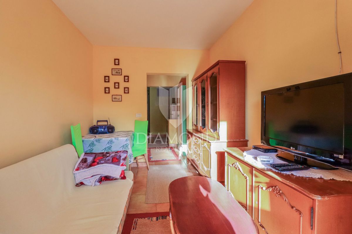 Umag, okolica! Apartmajska hiša z lepim vrtom!