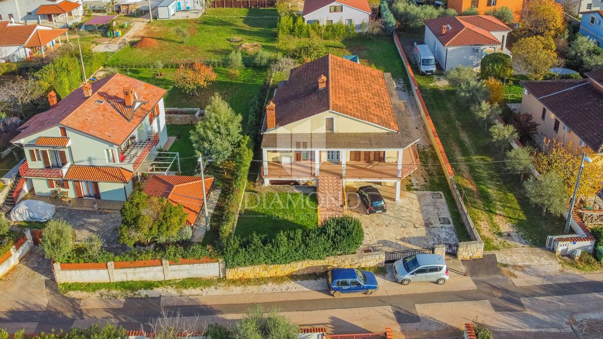 Umag, okolica! Apartmajska hiša z lepim vrtom!