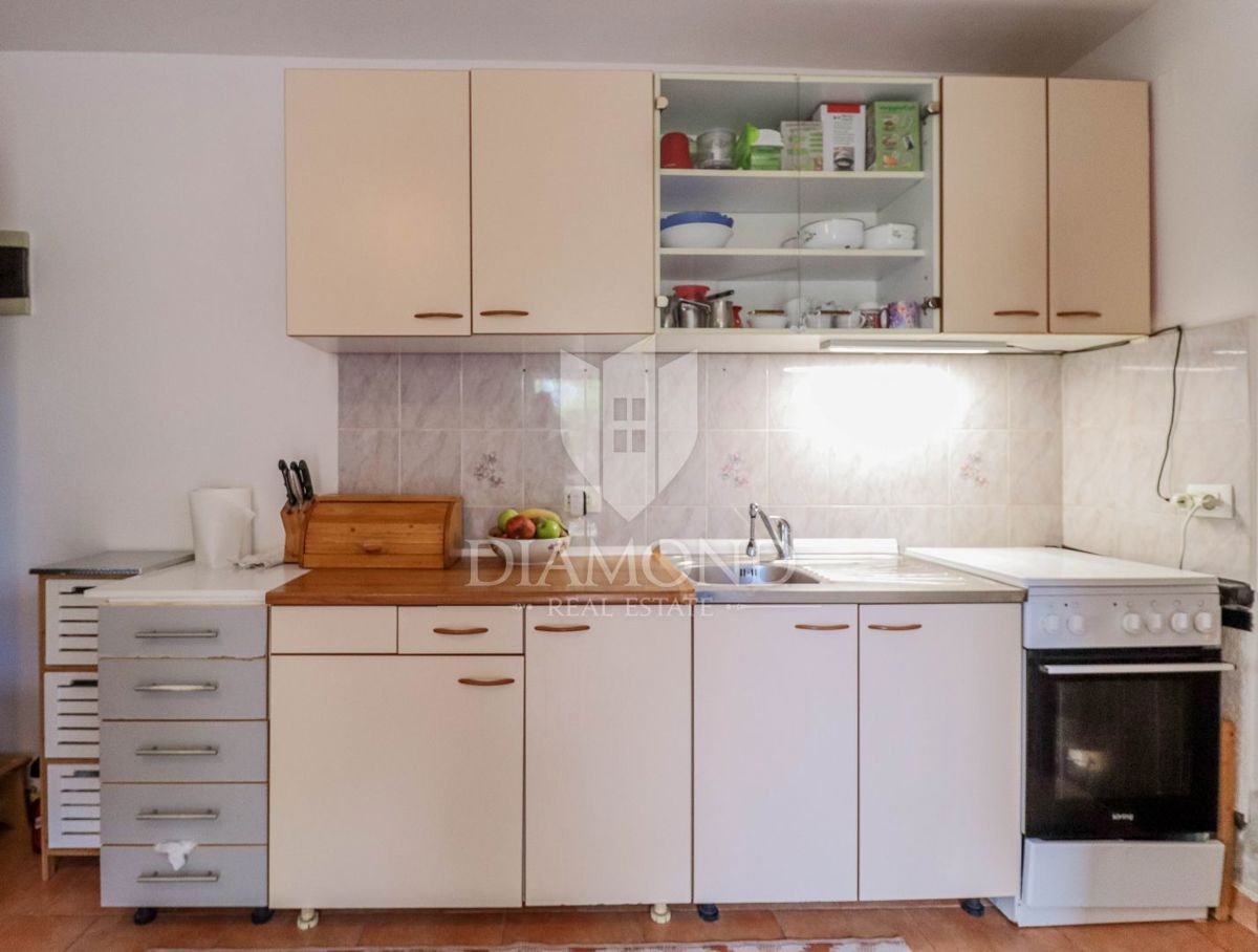 Umag, okolica! Apartmajska hiša z lepim vrtom!