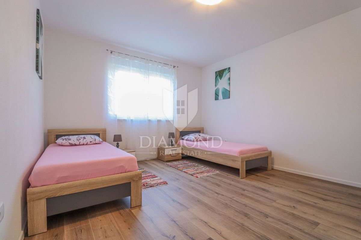Umag, okolica! Čudovita enonadstropna hiša z bazenom!