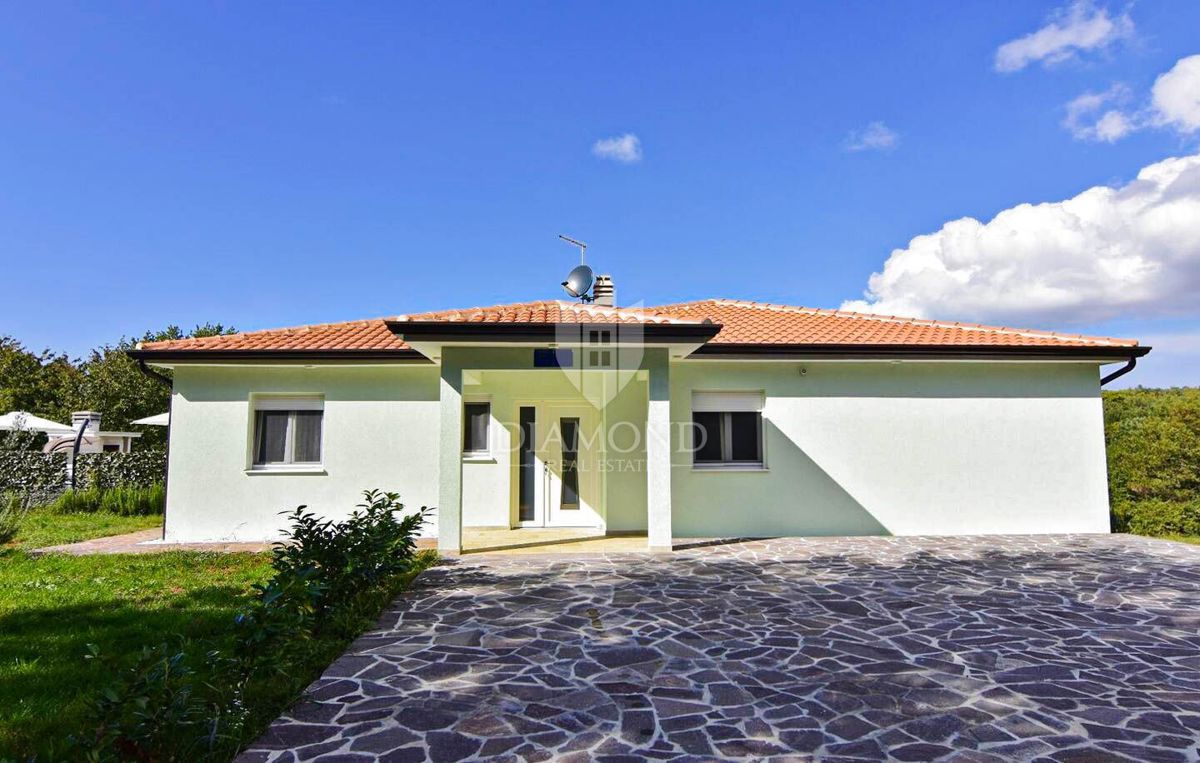 Umag, okolica! Čudovita enonadstropna hiša z bazenom!