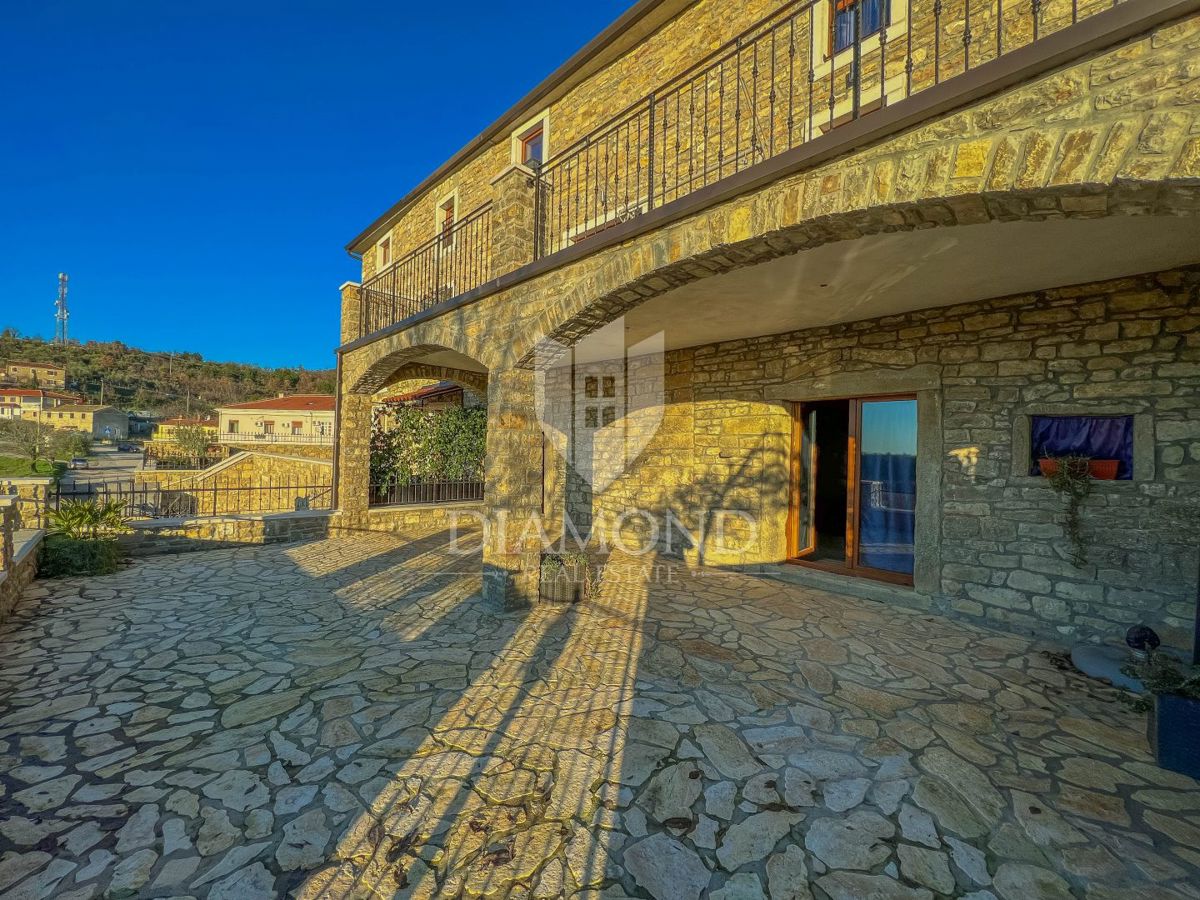 Okolica Buj, kamnita hiša s čudovitim razgledom!