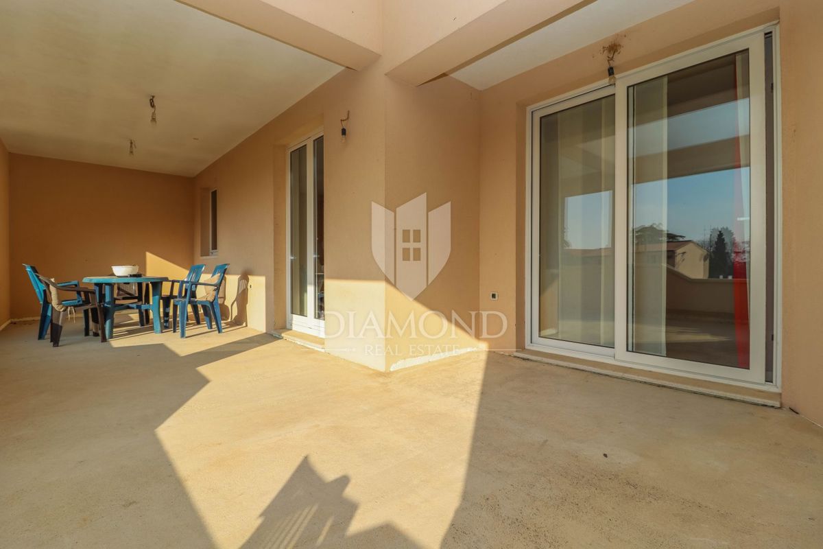 Kanfanar, prostorna hiša z več apartmaji