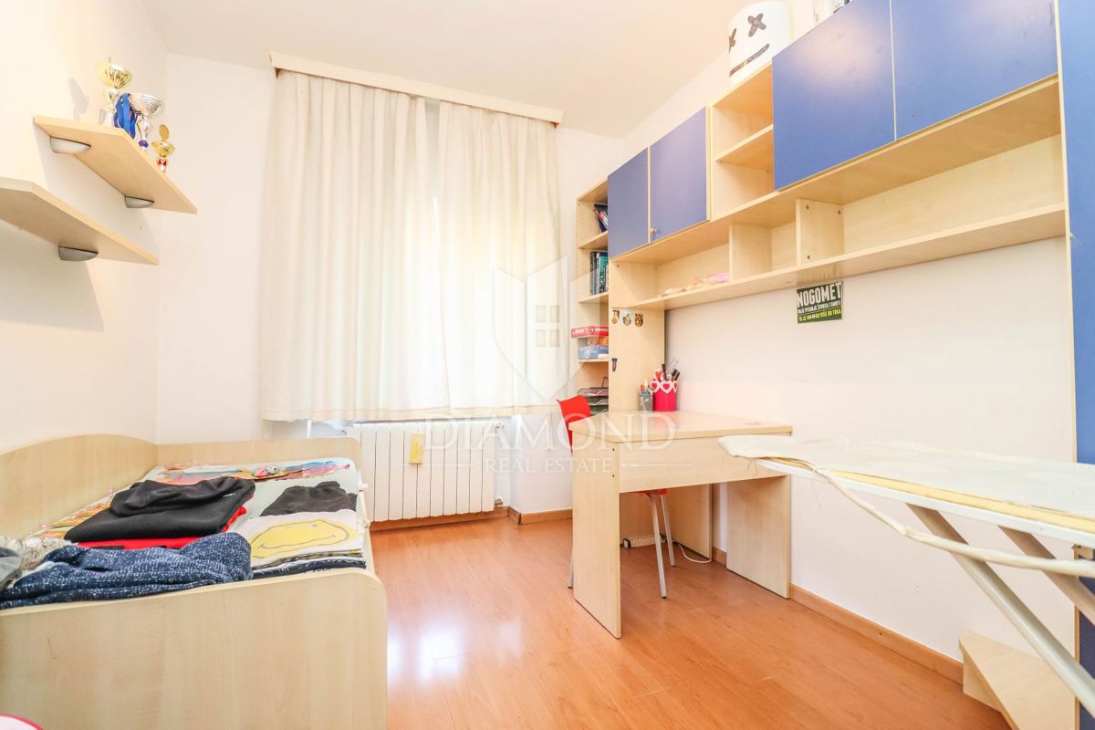 Kanfanar, prostorna hiša z več apartmaji