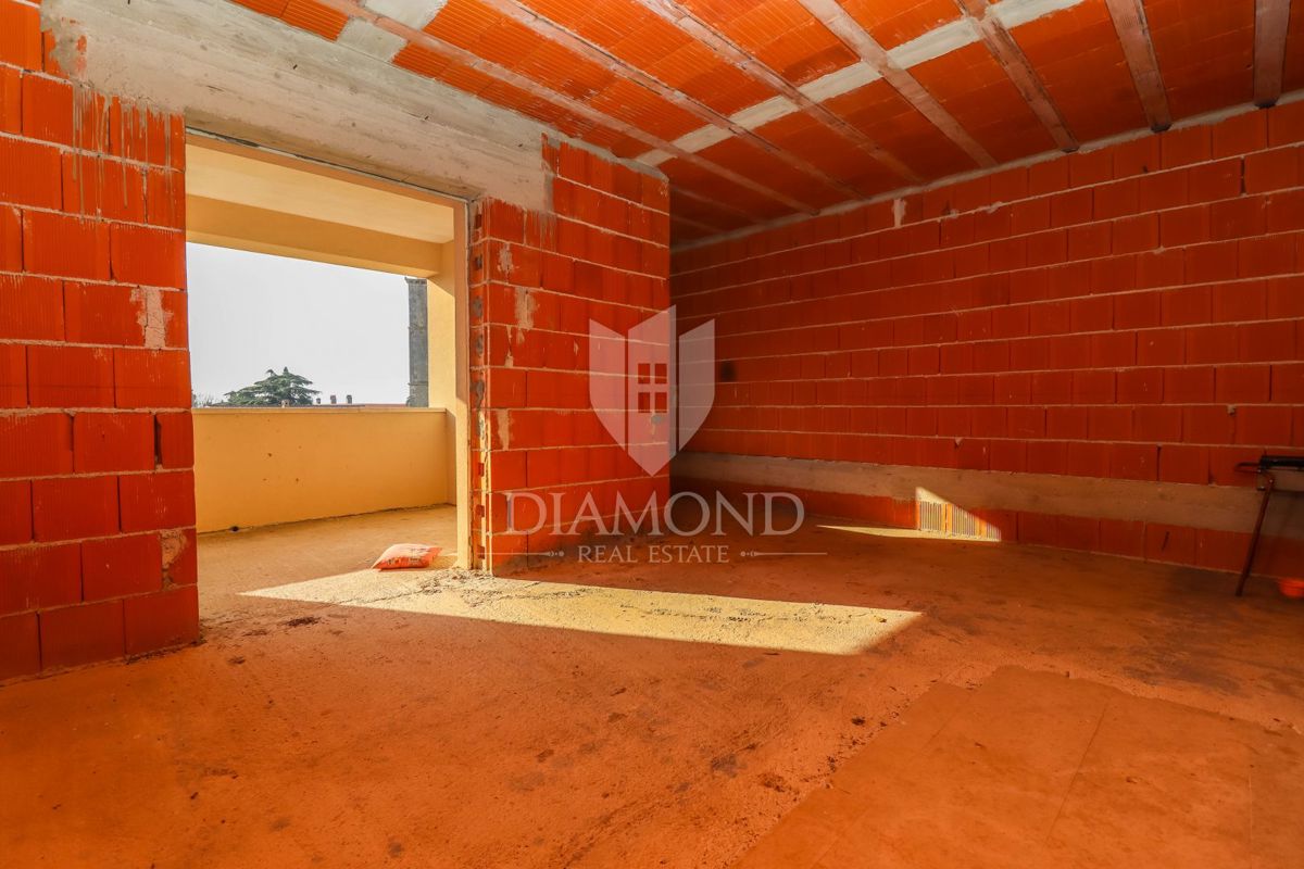 Kanfanar, prostorna hiša z več apartmaji