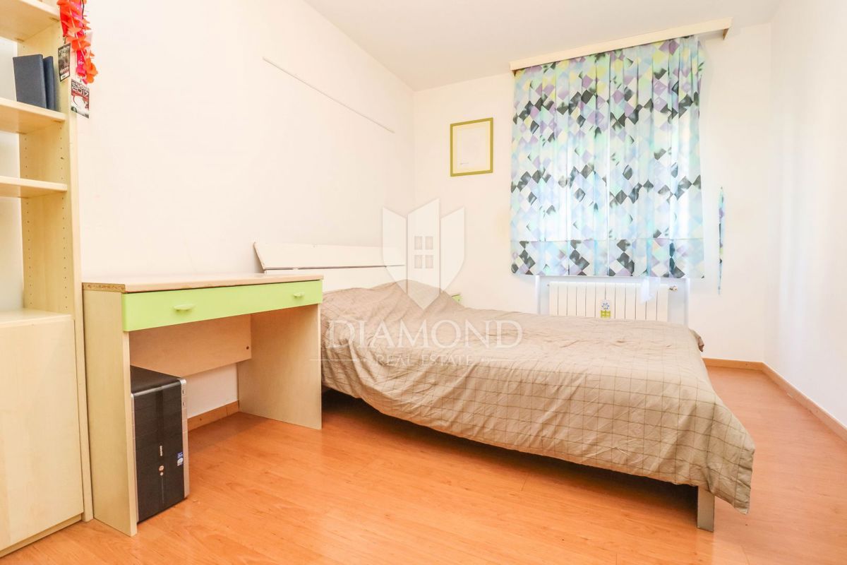 Kanfanar, prostorna hiša z več apartmaji