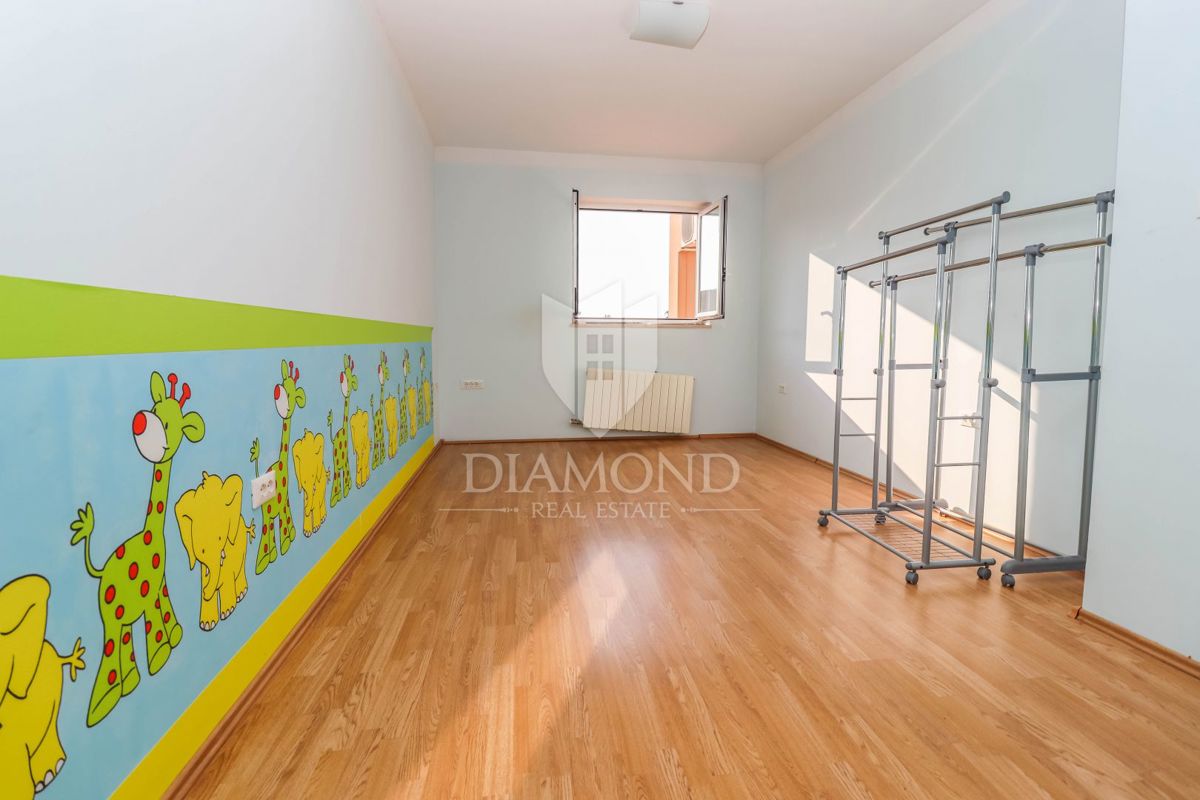 Kanfanar, prostorna hiša z več apartmaji