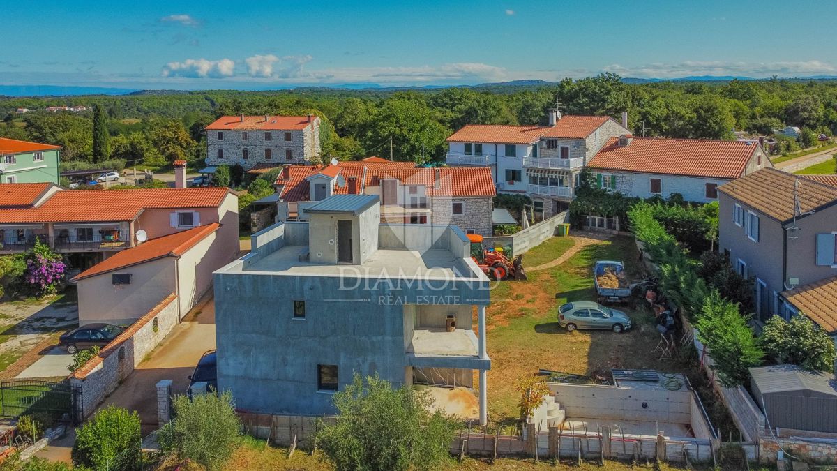 Okolica Umaga, hiša v gradnji s pogledom na morje!