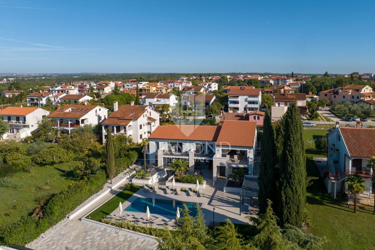 Poreč, impozantna vila, oaza luksuza!