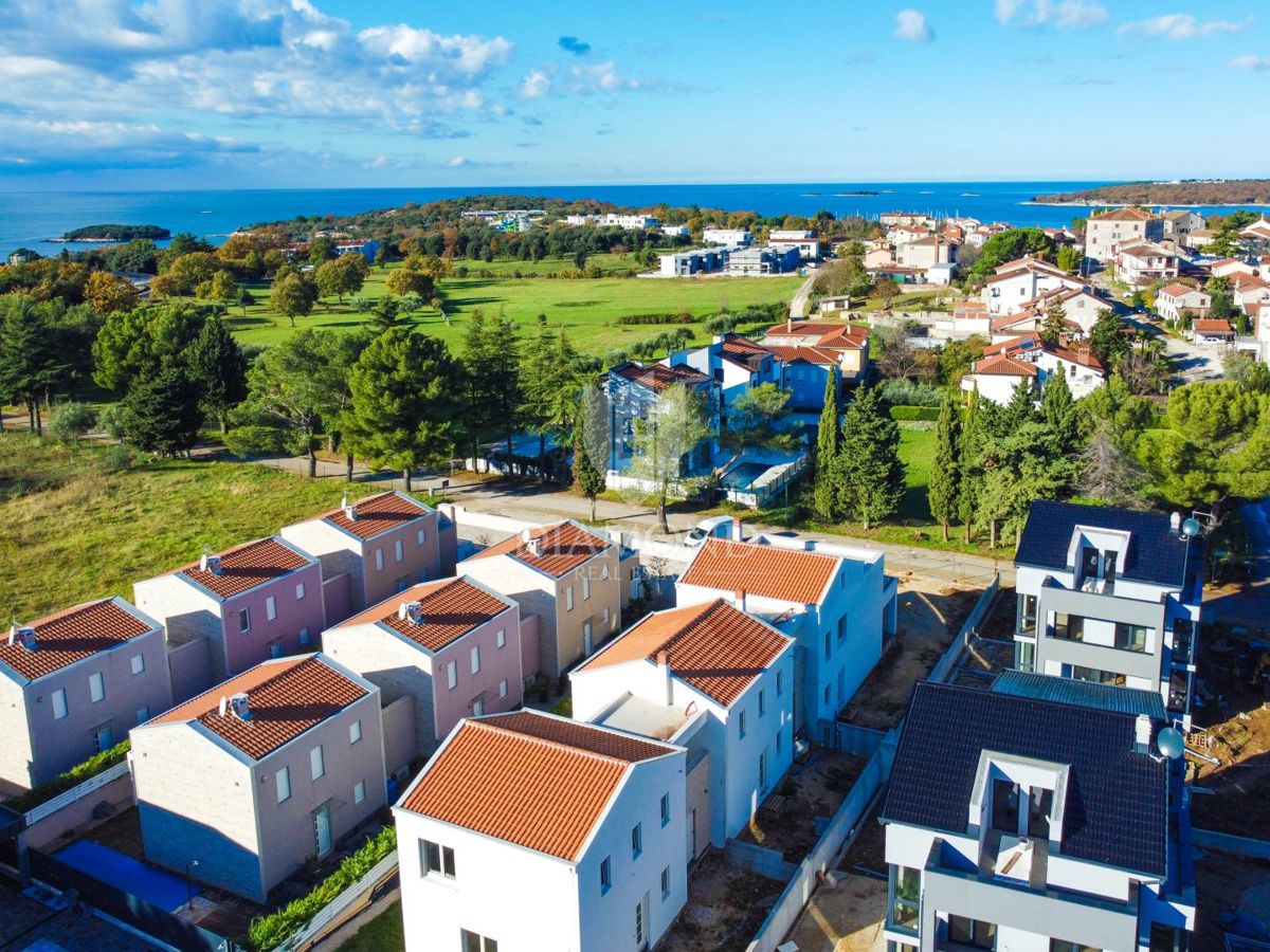 Poreč, vrstna hiša na atraktivni lokaciji blizu morja!