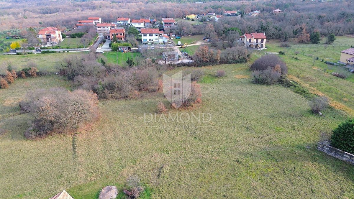 Labin, okolica, gradbeno zemljišče v bližini mesta