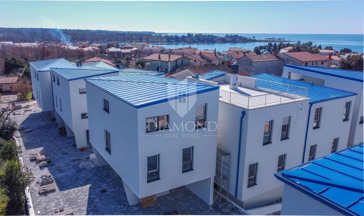 Umag, Lovrečica, Trisobno stanovanje v prvem nadstropju!