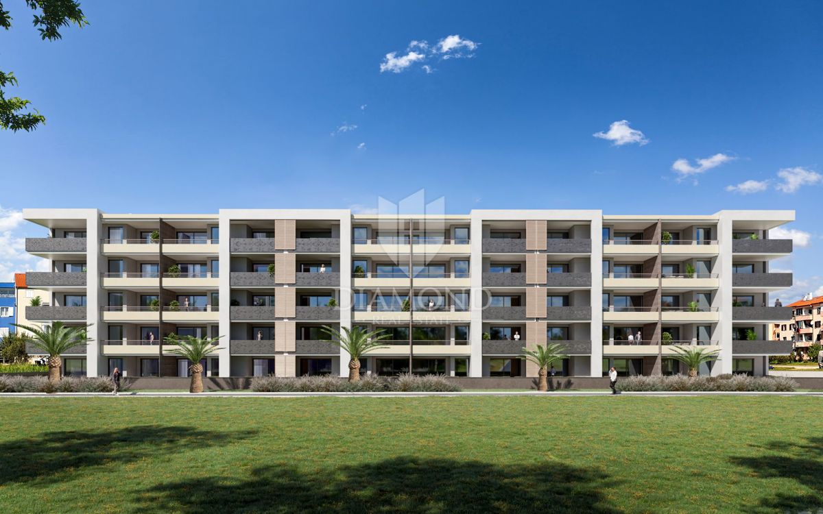 Priložnost! Umag, novogradnja! Apartma v pritličju 400 metrov od morja!