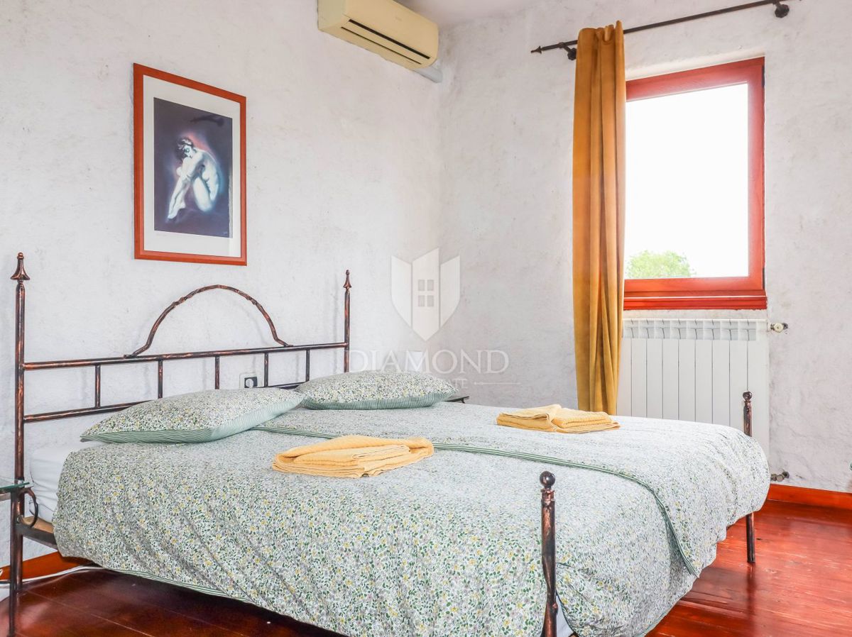 Lepa hiša in poslovni prostor v bližini Rovinja