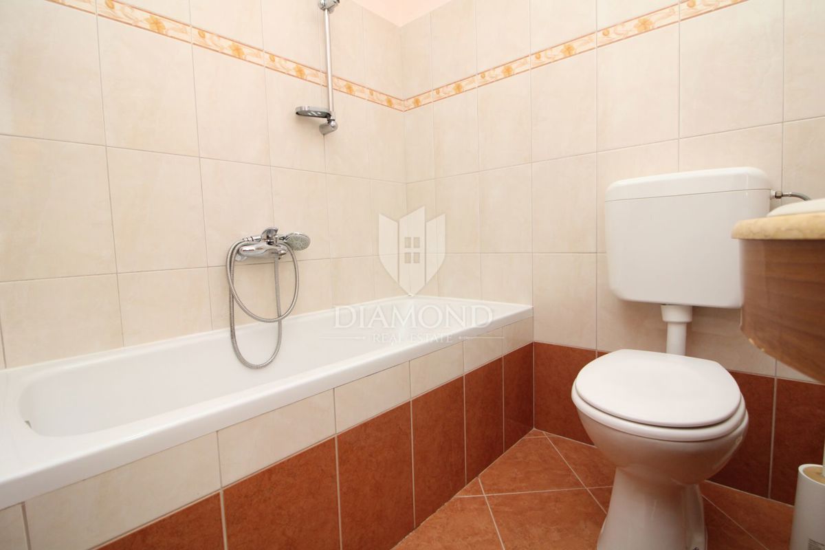 Barban, okolica, prenovljena počitniška hiša z bazenom