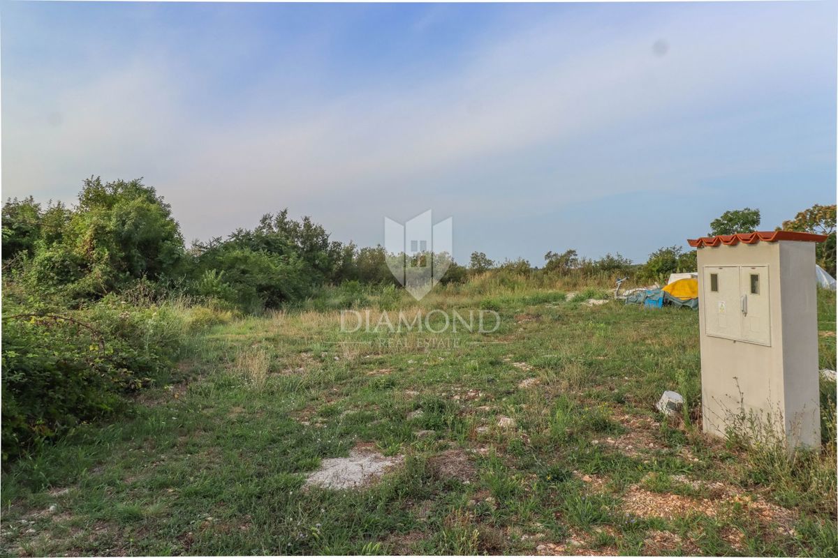 Zemljišče Buje, 1.200m2