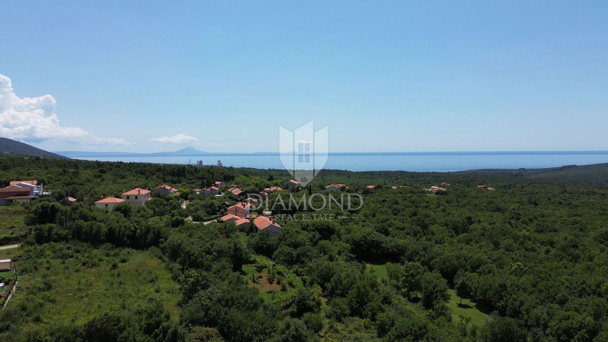 Labin, zemljišče z gradbenim dovoljenjem in pogledom na morje 