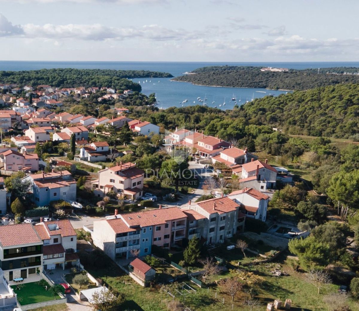 Prostorno trisobno stanovanje v bližini najlepših plaž v okolici Medulina